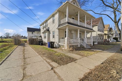 3702 W 15th St, Cleveland, OH, 44109-2810 | Card Image