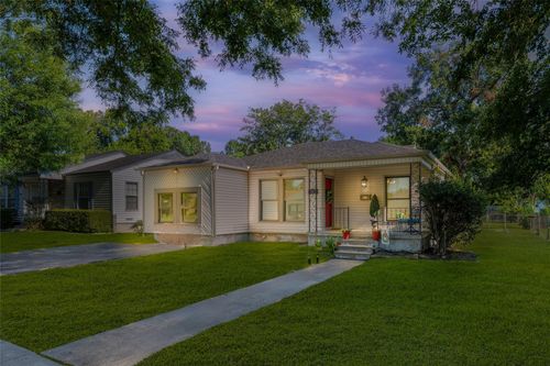 853 Holly Dr, Garland, TX, 75040-4922 | Card Image