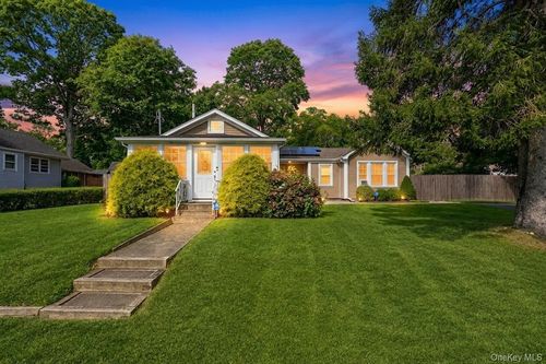 30 Pansy Rd, Rocky Point, NY, 11778-8623 | Card Image