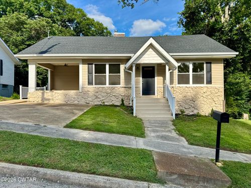 530 Elm Ave, Dyersburg, TN, 38024-3944 | Card Image