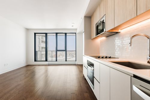 1404-200 Rue Marie-Charles-Le Moyne, Longueuil, QC, J4K8C2 | Card Image