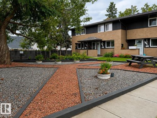 1704 37 St Nw, Edmonton, AB, T6L2R7 | Card Image