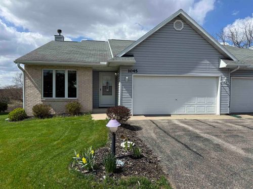 1045 Saddle Rdg, Portage, WI, 53901-9781 | Card Image