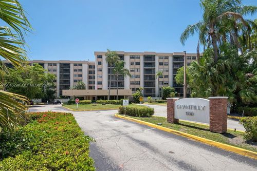 414-900 Ne 195th St, Miami, FL, 33179-3453 | Card Image