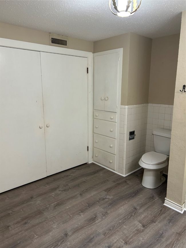 903 W Main St, House other with 3 bedrooms, 2 bathrooms and null parking in Olney TX | Image 14