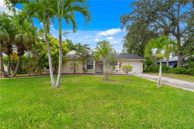 166 Kildare Drive, House other with 3 bedrooms, 2 bathrooms and null parking in Sebastian FL | Image 1