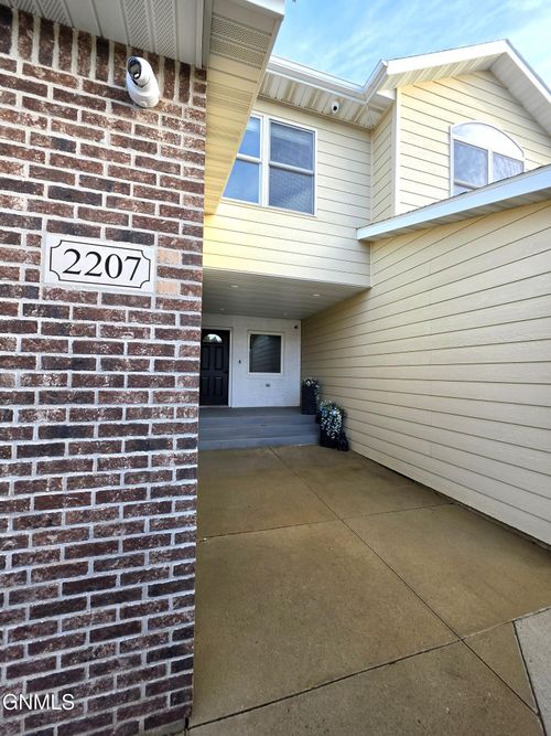 2207 2nd St W, Dickinson, ND, 58601-2488 | Card Image