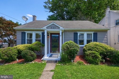 261 Seltzer Ave, COATESVILLE, PA, 19320-2345 | Card Image