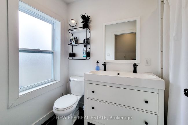 18 Ellis Ave, House other with 2 bedrooms, 2 bathrooms and 1 parking in Hamilton ON | Image 25