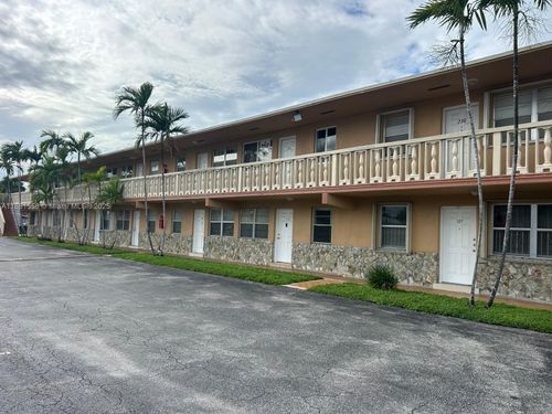 apt-231-1154 W 35th St, Hialeah, FL, 33012-4982 | Card Image