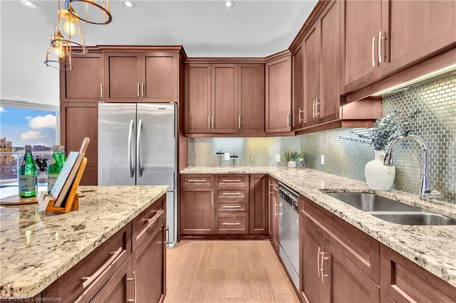 502 - 223 Erb St W, House attached with 2 bedrooms, 2 bathrooms and 1 parking in Waterloo ON | Image 9