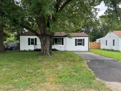 27 Kinder Street, House other with 3 bedrooms, 1 bathrooms and null parking in East St Louis IL | Image 2