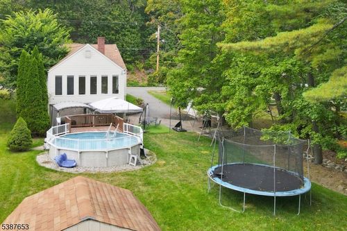 60 W End Ave, Newton, NJ, 07860-1520 | Card Image