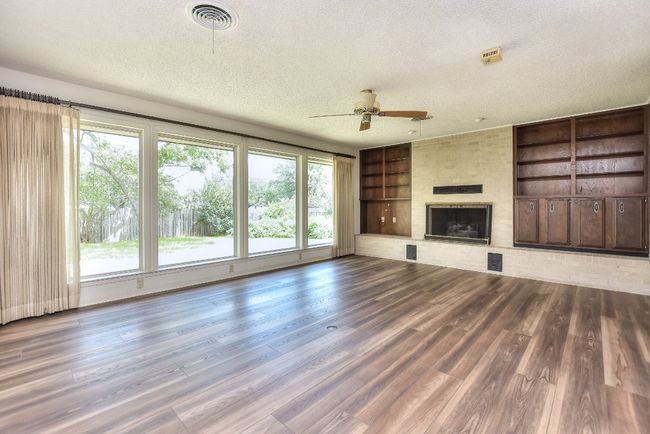 Family Room | Image 10