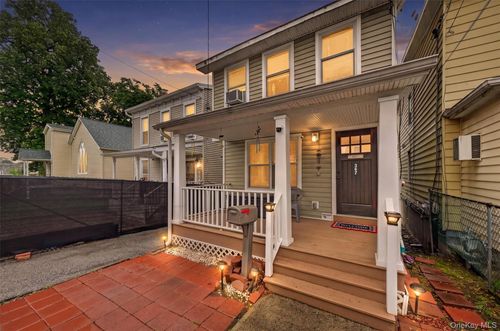 367 1st St, Newburgh, NY, 12550-4703 | Card Image