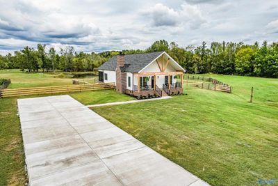 House with driveway. | Image 3