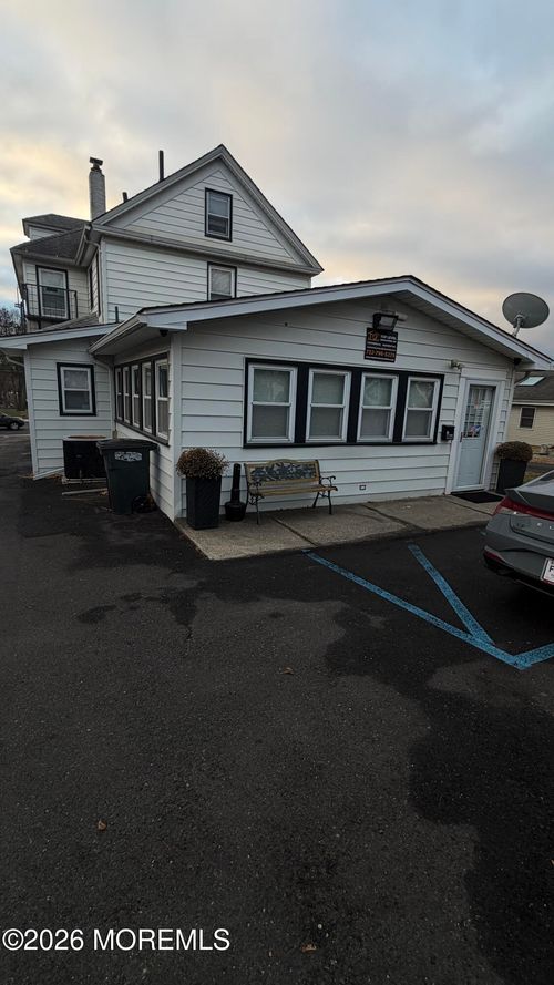 501 Broadway, Long Branch, NJ, 07740-5885 | Card Image