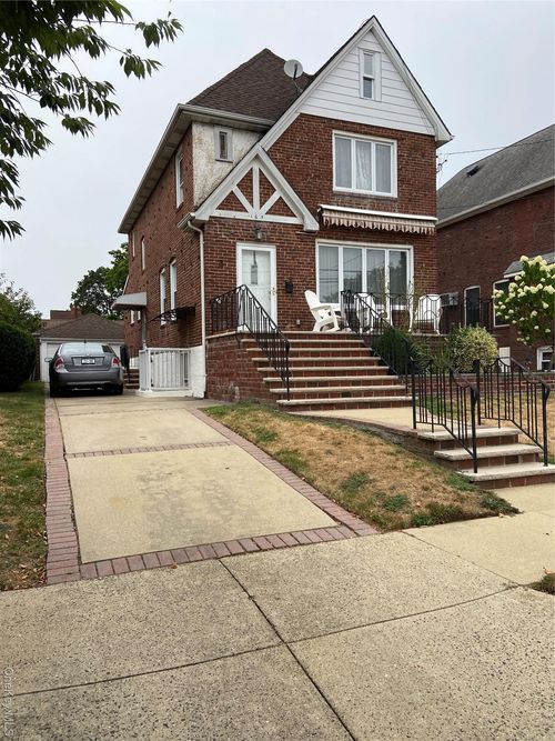 165 Westminster Rd, Lynbrook, NY, 11563-3125 | Card Image