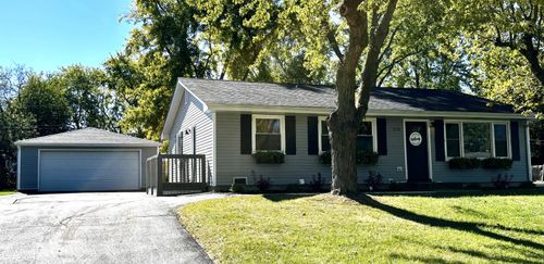 376 Brook Dr, Valparaiso, IN, 46385-8830 | Card Image