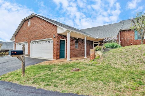 2505 Feather Garden Cir, Vinton, VA, 24179 | Card Image