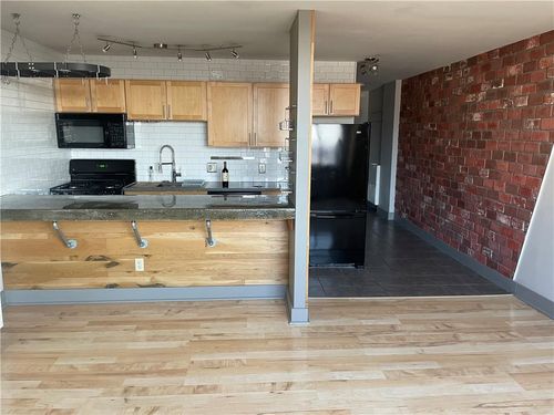 apt-11m-600 E 8th St, Kansas City, MO, 64106-1622 | Card Image