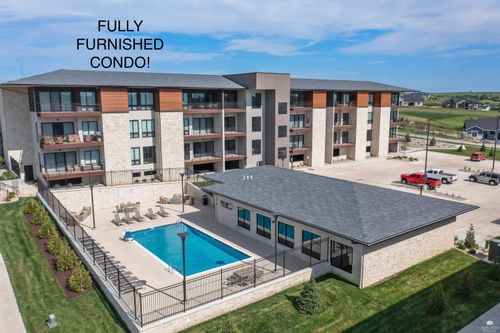 304-3010 Fieldhouse Cir, Manhattan, KS, 66503-3409 | Card Image