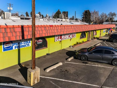 1319 1st Ave, Zillah, WA, 98953-9456 | Card Image