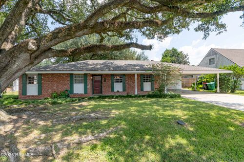 302 Martin Oaks Dr, Lafayette, LA, 70501-2508 | Card Image
