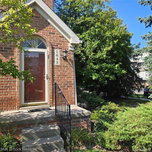 1643 Campau Farms Cir, Detroit, MI, 48207-5158 | Card Image