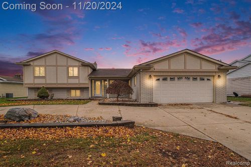 6472 Emerald Lake Drive, Troy, MI, 48085 | Card Image