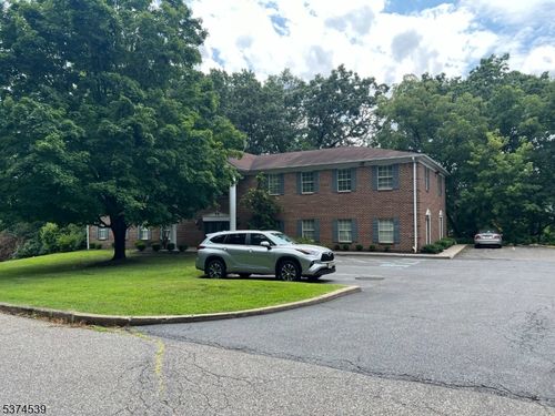 2 Manor Dr, Hampton, NJ, 08827-5409 | Card Image