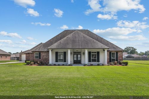 42439 Clouatre Rd, Gonzales, LA, 70737-8439 | Card Image