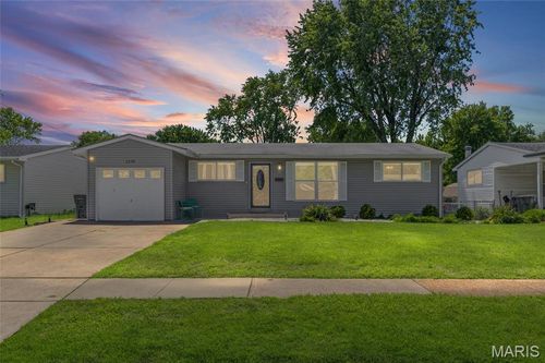 1170 Verlene Dr, Florissant, MO, 63031-3353 | Card Image