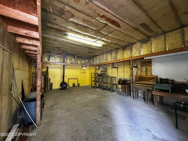 Big garage | Image 52