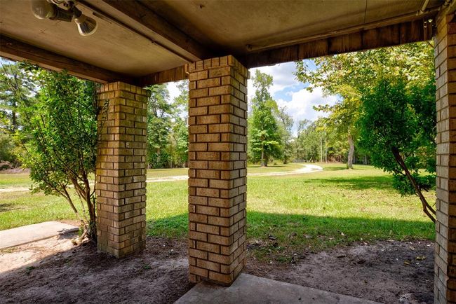 567 S Caney Loop, Home with 4 bedrooms, 2 bathrooms and 2 parking in Chester TX | Image 4