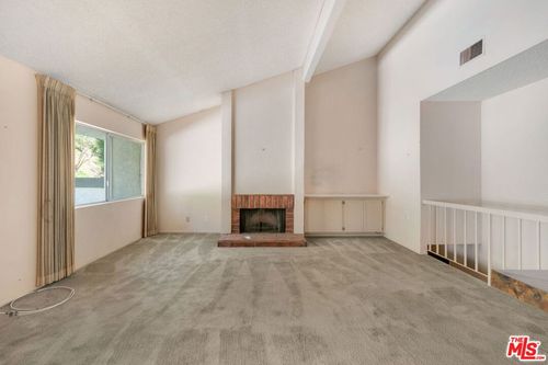 17105 Palisades Cir, Pacific Palisades, CA, 90272-2142 | Card Image