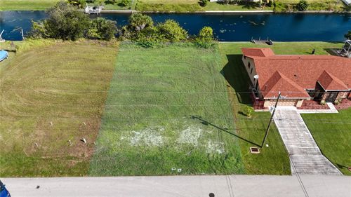 633 Se 2nd St, Cape Coral, FL, 33990-1155 | Card Image