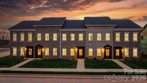 2117 24th Street Ln Se, Hickory, NC, 28602-8794 | Card Image