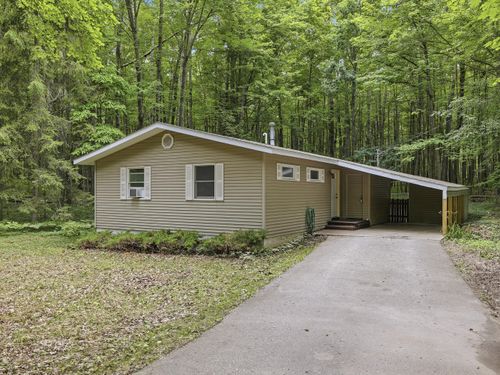 8128 Highland Trl, Canadian Lakes, MI, 49346-8954 | Card Image