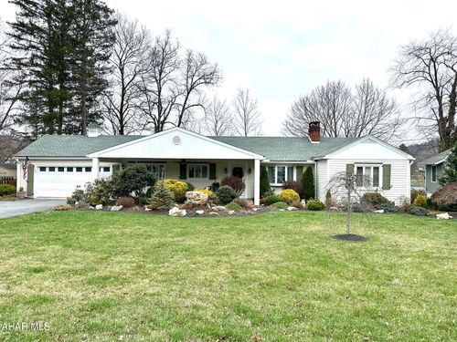 122 Smithfield St, Bedford, PA, 15522-2110 | Card Image