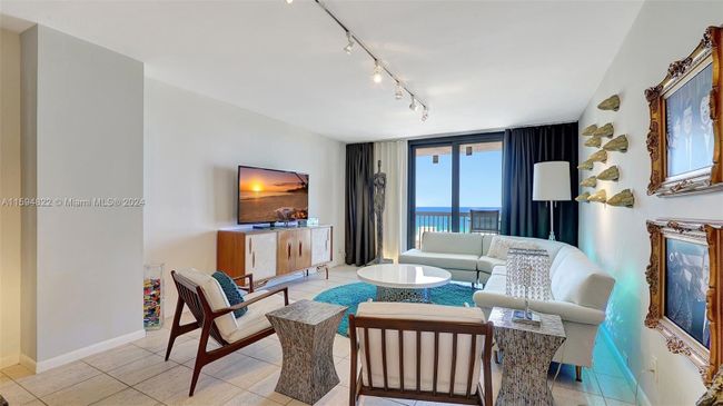 12H - 1500 S Ocean Dr, Condo with 2 bedrooms, 2 bathrooms and null parking in Hollywood FL | Image 6