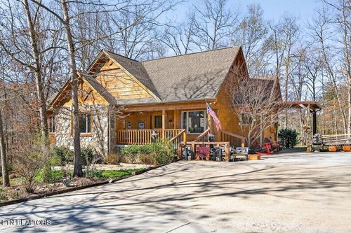 499 Hemlock Ln, Spencer, TN, 38585-4143 | Card Image