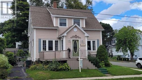 31 Royal Ave, Sydney, NS, B1P4M1 | Card Image