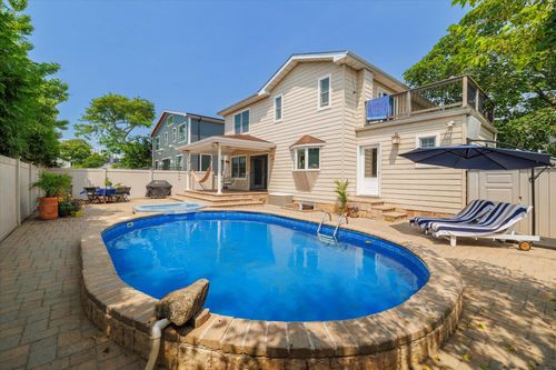 135 Flamingo St, Atlantic Beach, NY, 11509-1023 | Card Image