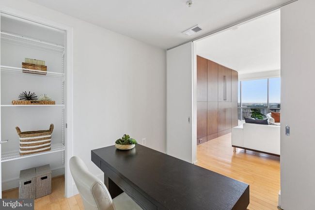 APT-1005 - 2001 15 Th St N, Condo with 2 bedrooms, 2 bathrooms and null parking in ARLINGTON VA | Image 25