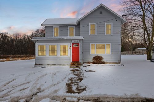 8657 Travell Rd, Lyons, NY, 14489-9336 | Card Image