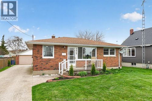 7039 Base Line, Wallaceburg, ON, N8A1A2 | Card Image