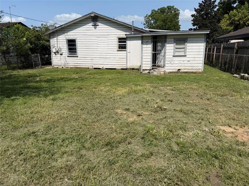 6803 Dionne Drive, Houston, TX, 77076 | Card Image