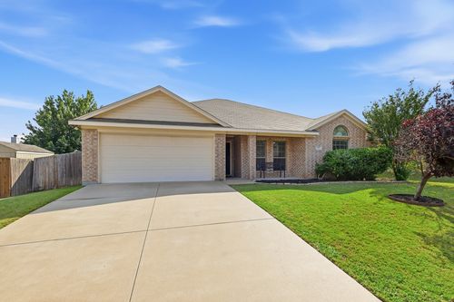 557 Jeffdale Dr, Burleson, TX, 76028-5673 | Card Image