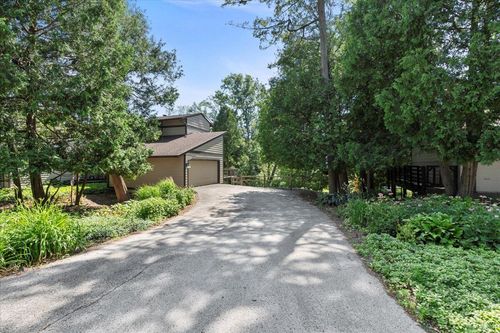 86 Point Elkhart Dr, Elkhart Lake, WI, 53020-1835 | Card Image